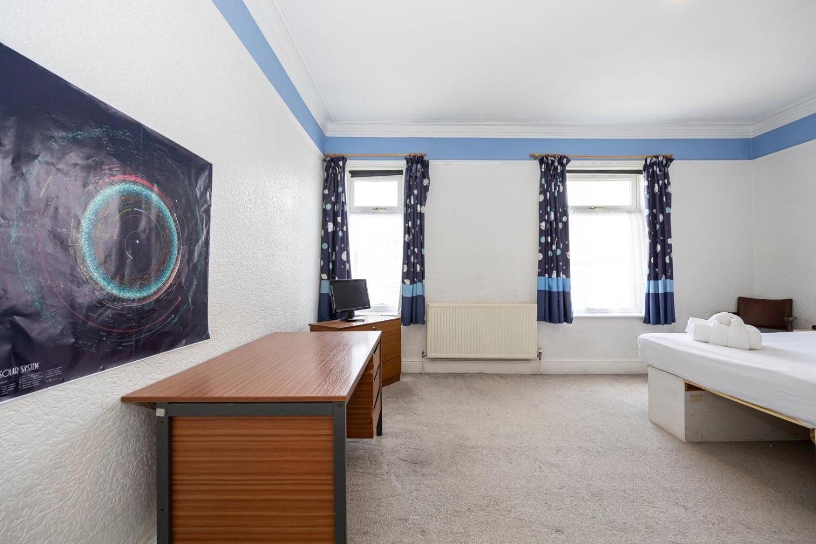 Guestready - Enchanting Life In Gorse Hill Manchester Ngoại thất bức ảnh