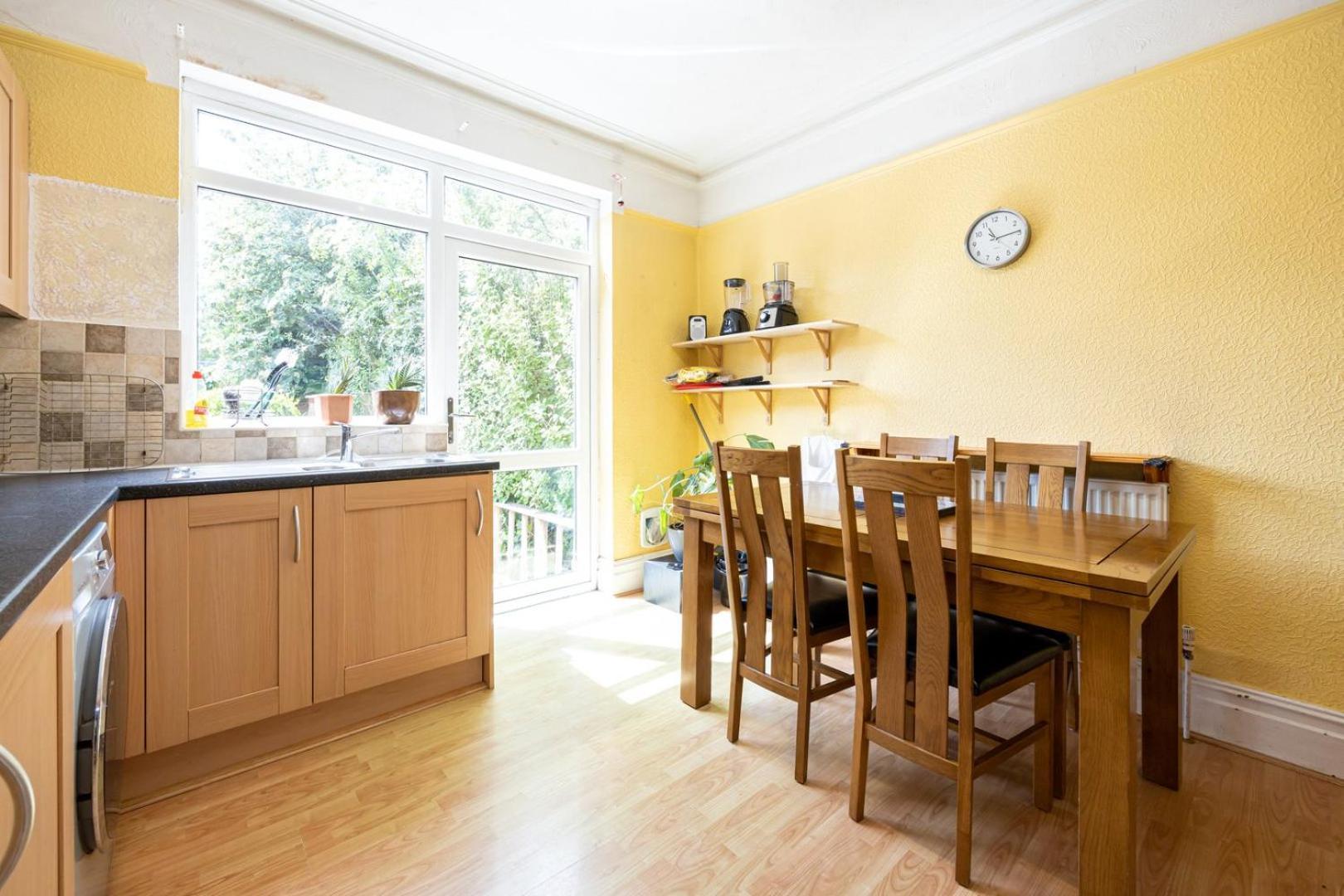 Guestready - Enchanting Life In Gorse Hill Manchester Ngoại thất bức ảnh